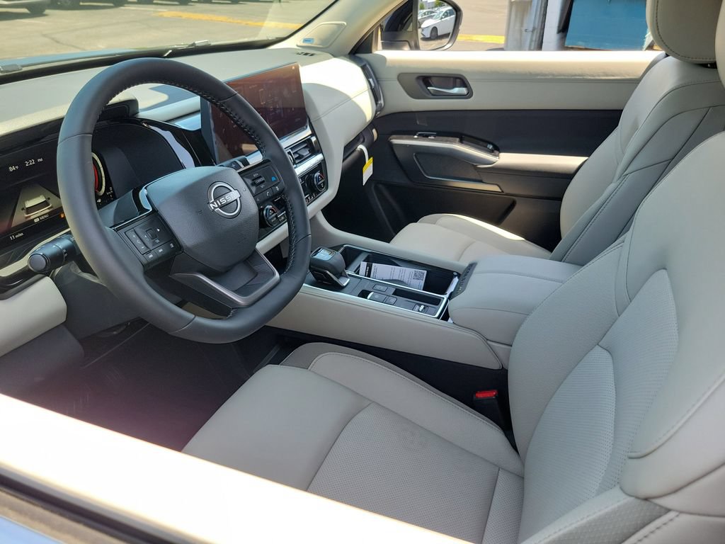 New 2026 Nissan Pathfinder SL w/ SL Premium Package (P04) FWD image 3