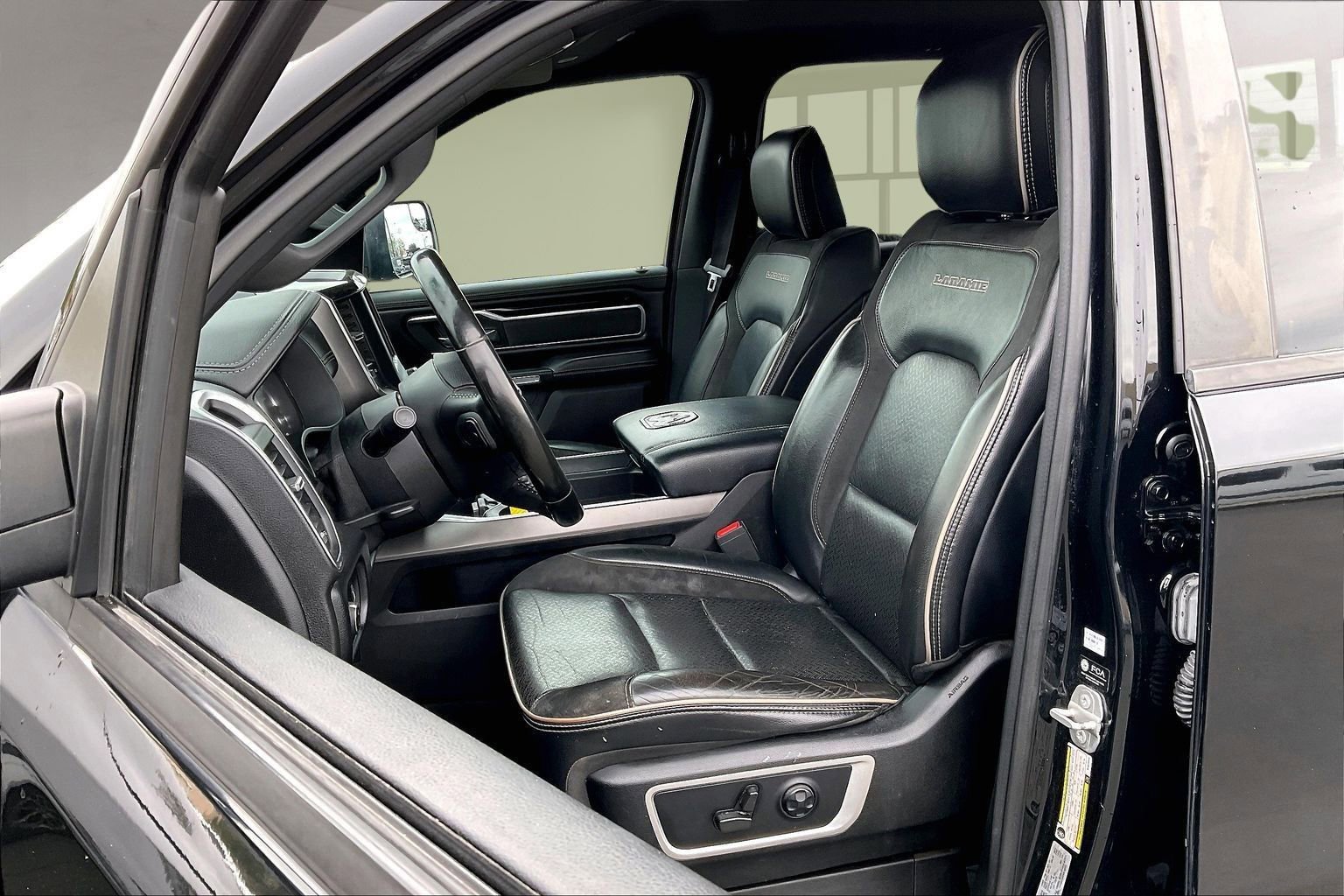 Used 2021 RAM 1500 Laramie w/ Sport Appearance Package image 22