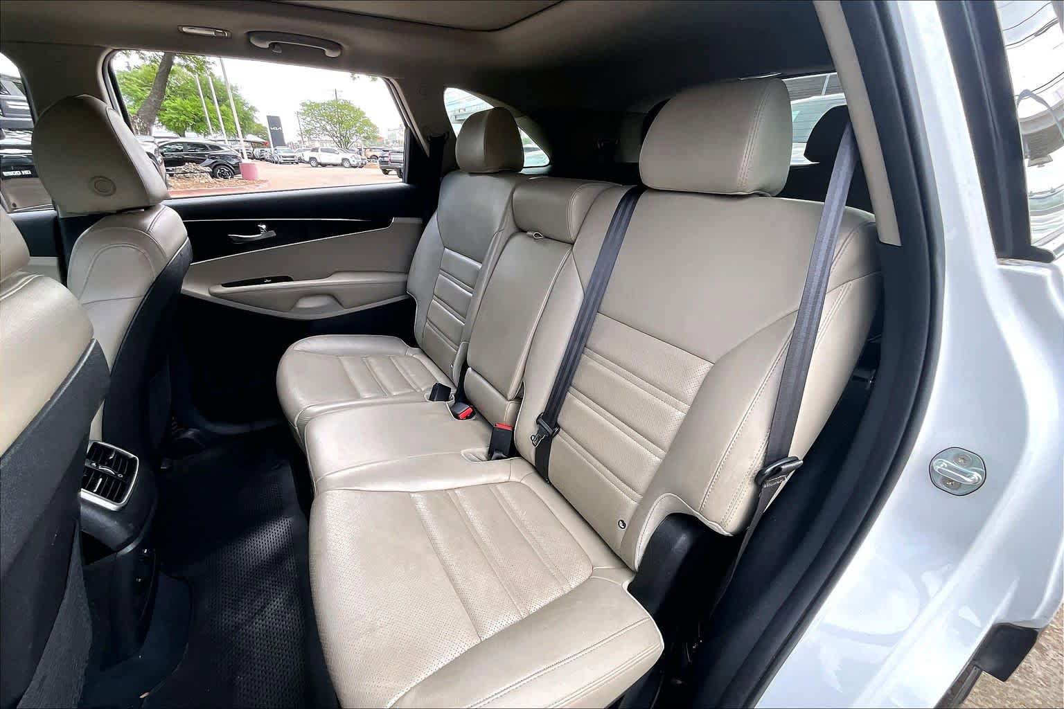 Used 2020 Kia Sorento EX image 21