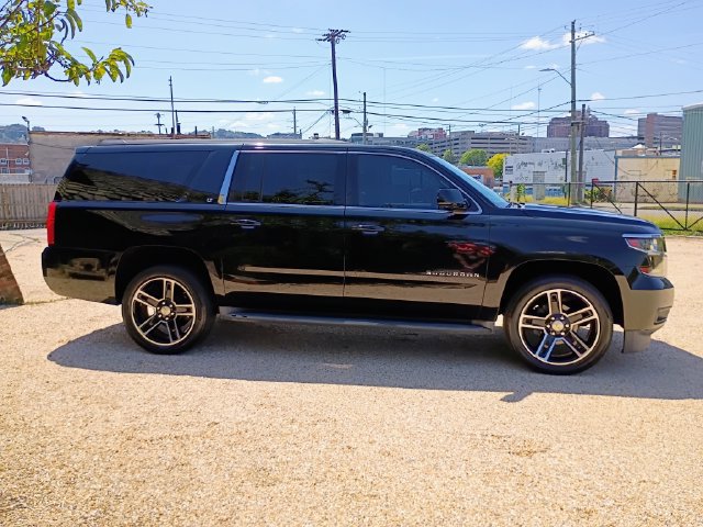 Used 2015 Chevrolet Suburban LT RWD image 13