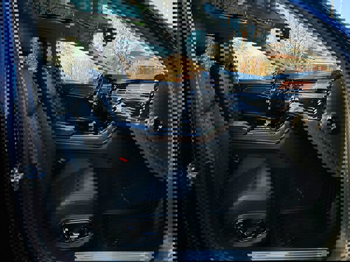 Used 2021 Audi A8 L 3.0T w/ Executive Plus Package image 21