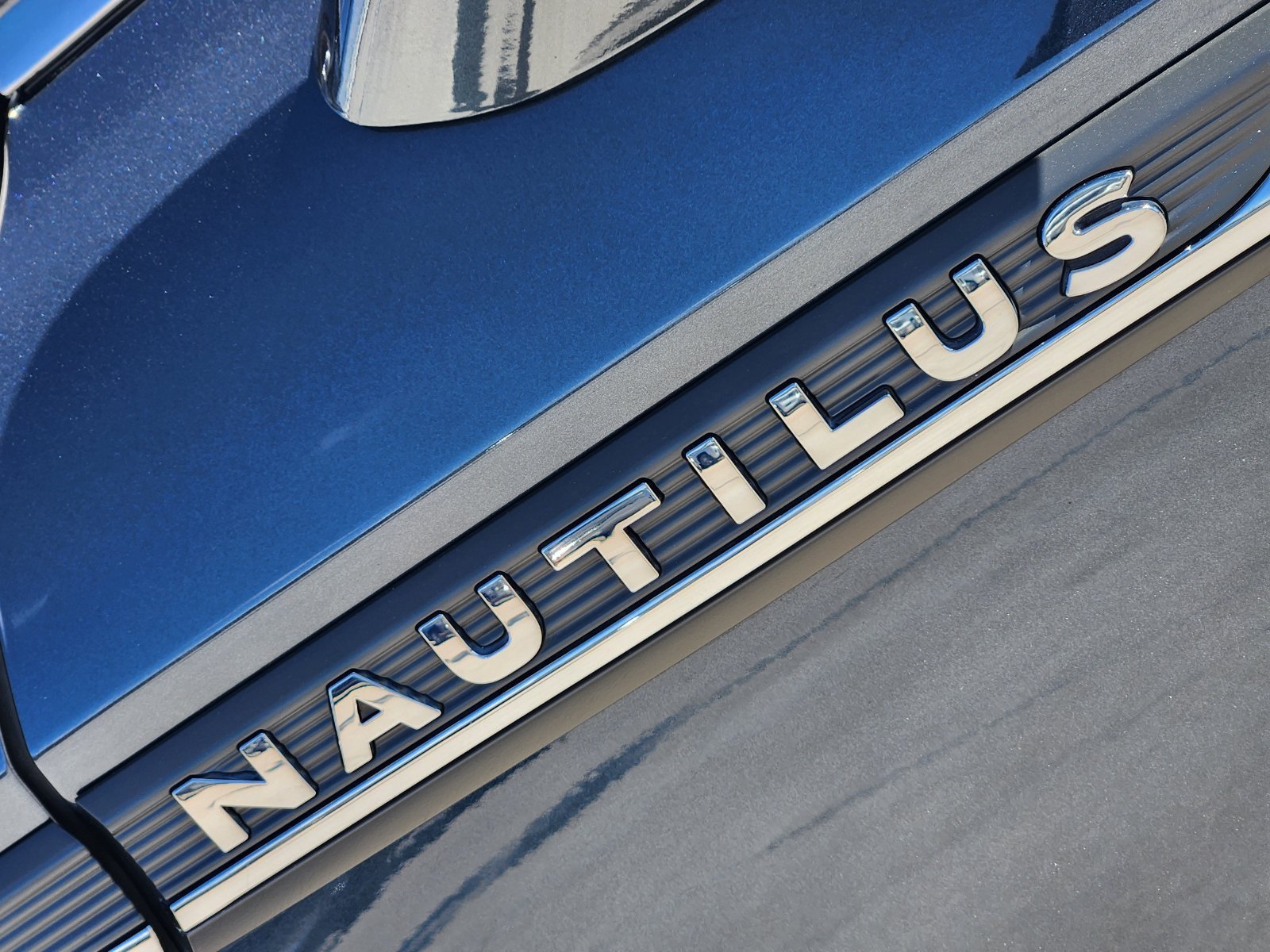 Used 2022 Lincoln Nautilus Reserve w/ Equipment Group 201A FWD image 10