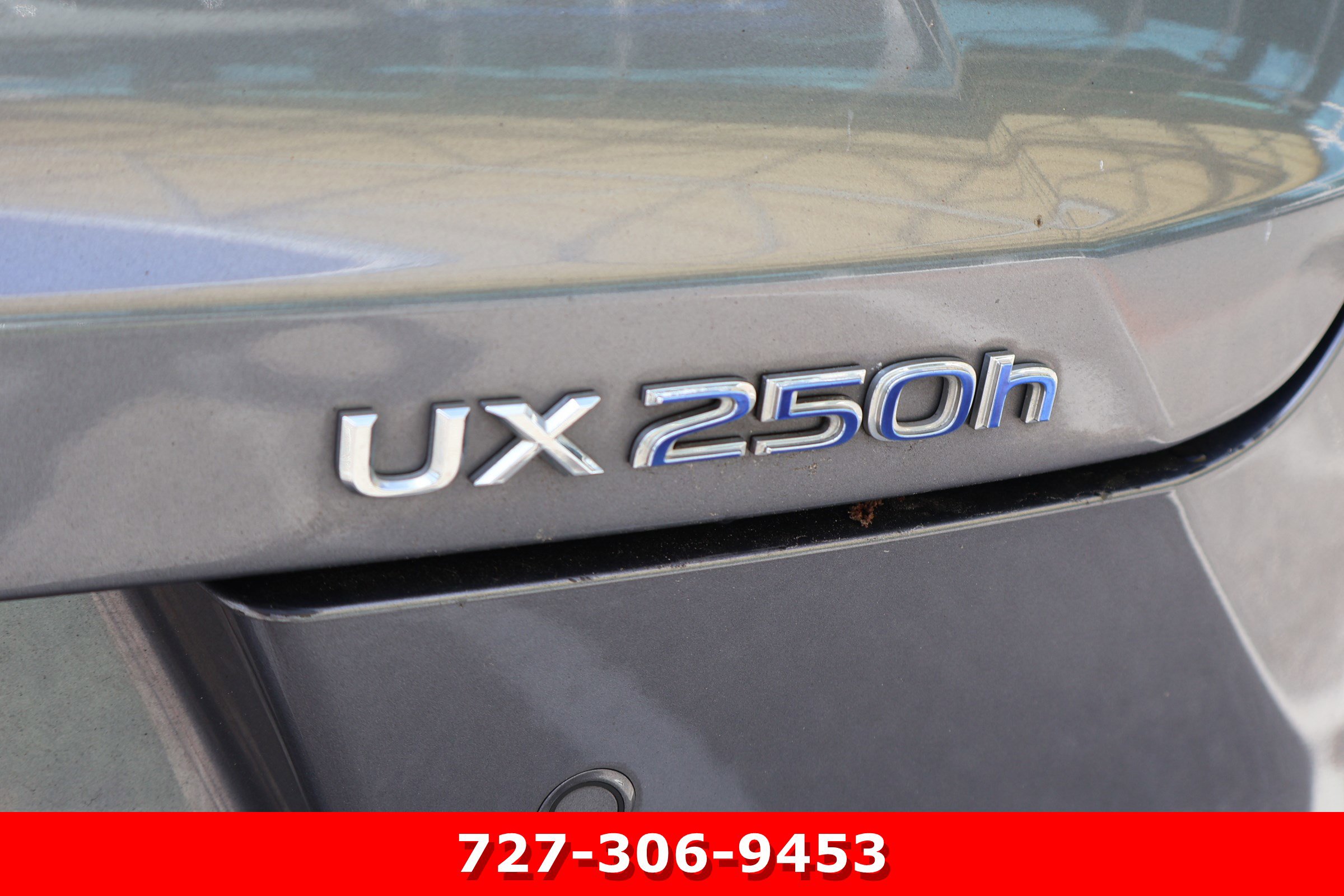 Used 2019 Lexus UX 250h w/ Premium Package image 9