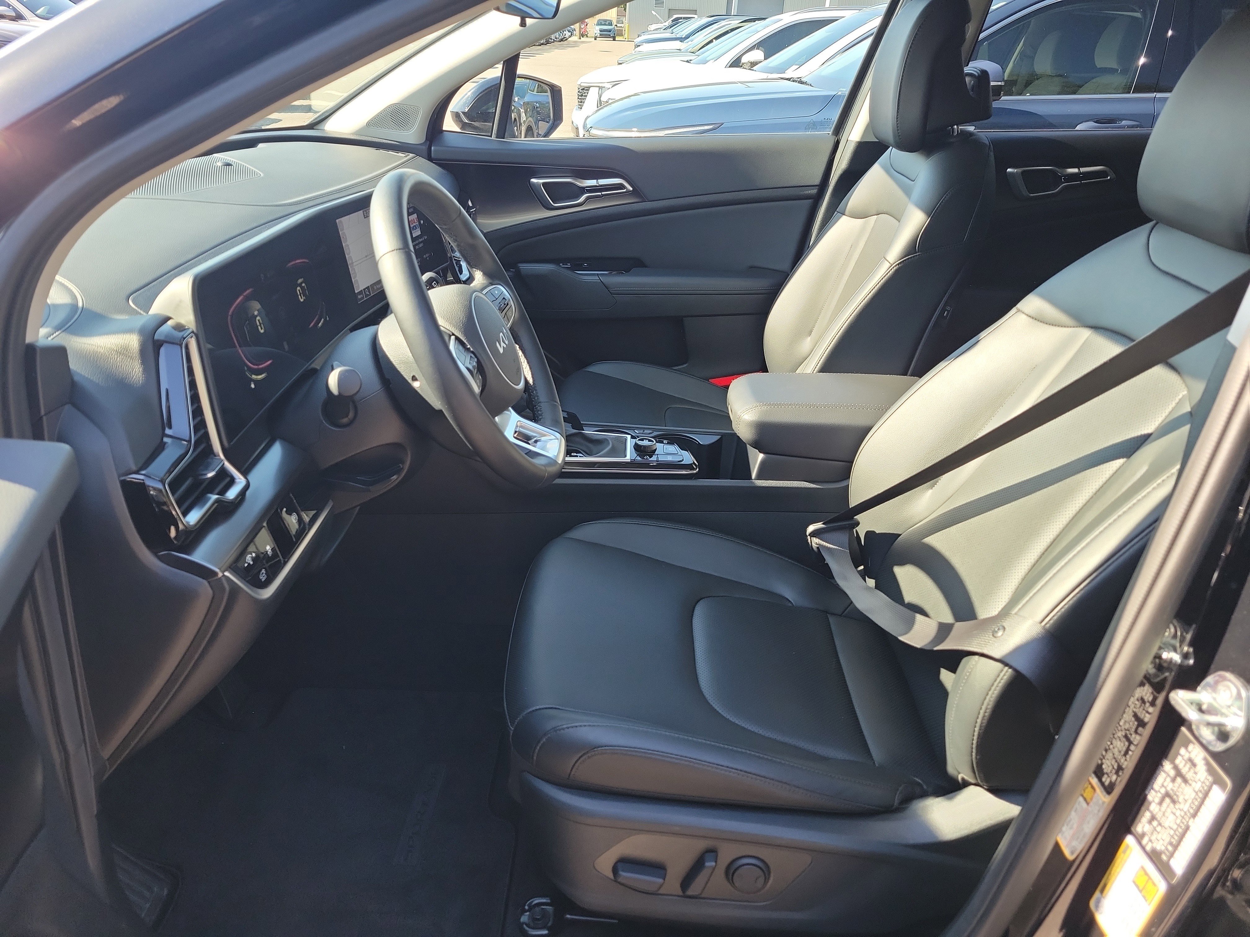 Certified 2025 Kia Sportage EX w/ Premium Package FWD image 24