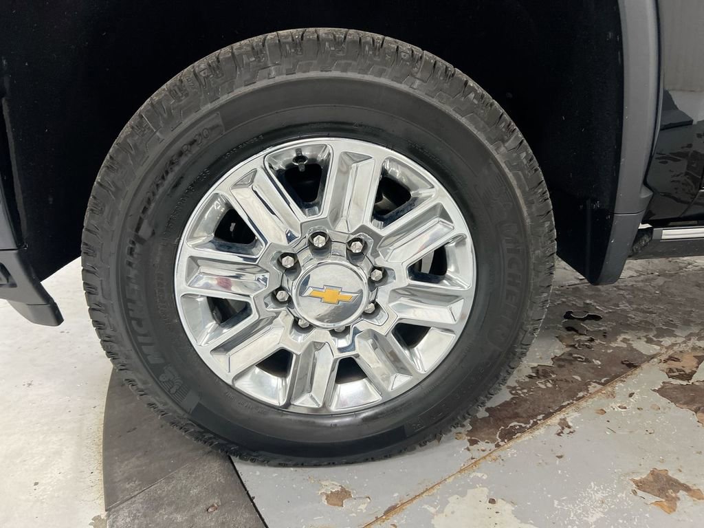 Used 2024 Chevrolet Silverado 3500 High Country w/ High Country Premium Package AWD/4WD image 31