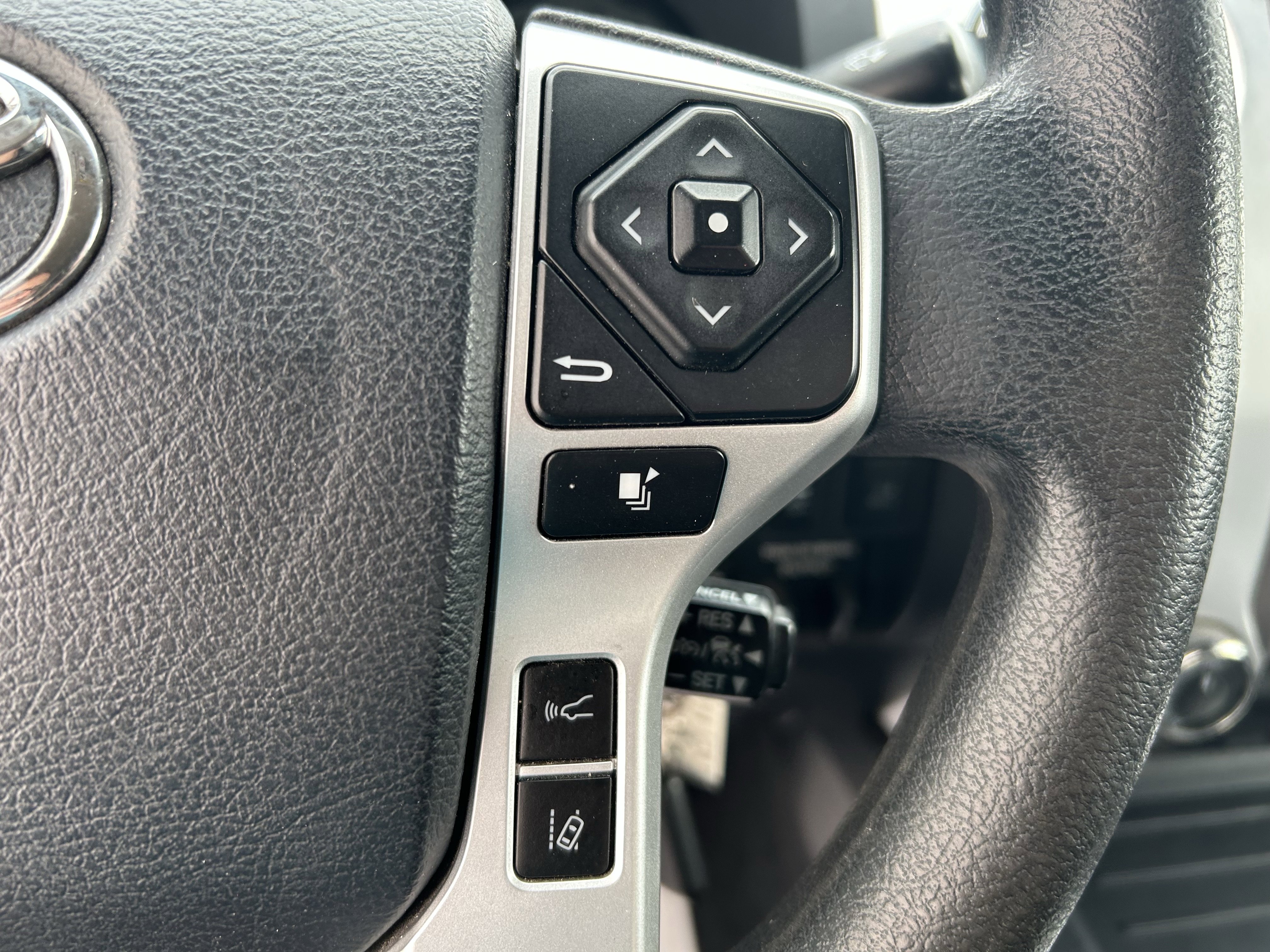 Certified 2019 Toyota Tundra SR5 w/ TRD Off Road Package AWD/4WD image 23