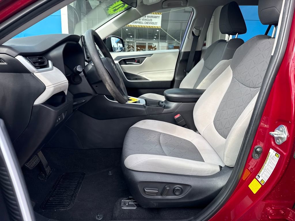 Used 2021 Toyota RAV4 XLE image 11