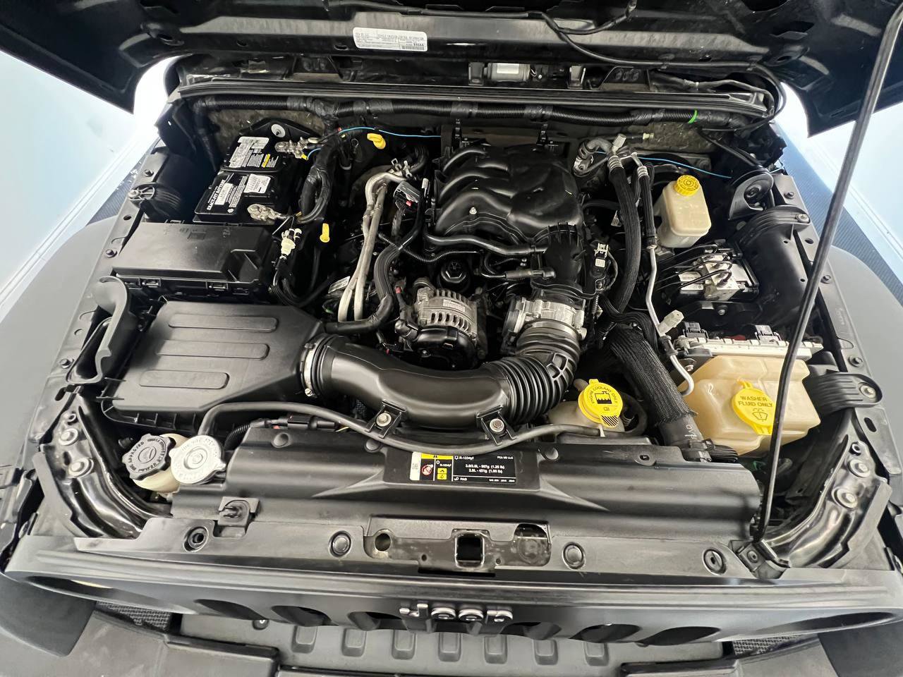 Used 2017 Jeep Wrangler Unlimited Sport AWD/4WD image 23