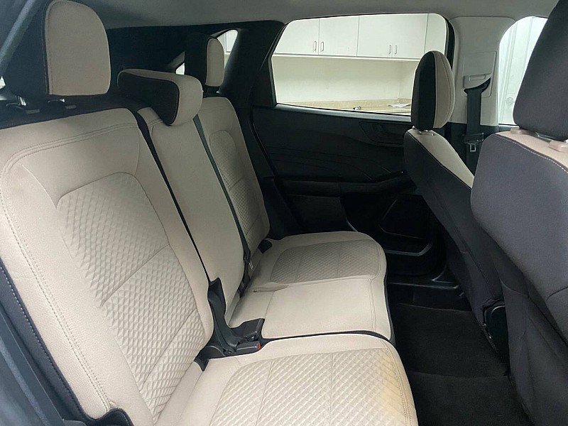 Used 2022 Ford Escape SE image 16