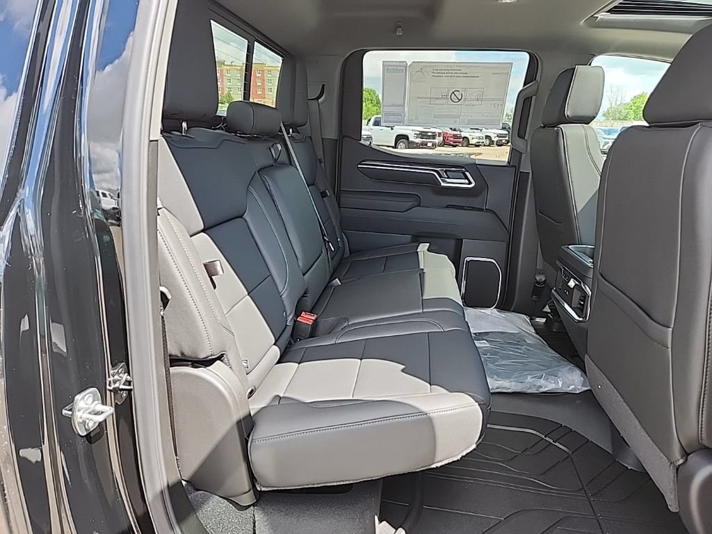 New 2026 Chevrolet Silverado 1500 LTZ w/ LTZ Premium Package AWD/4WD image 52