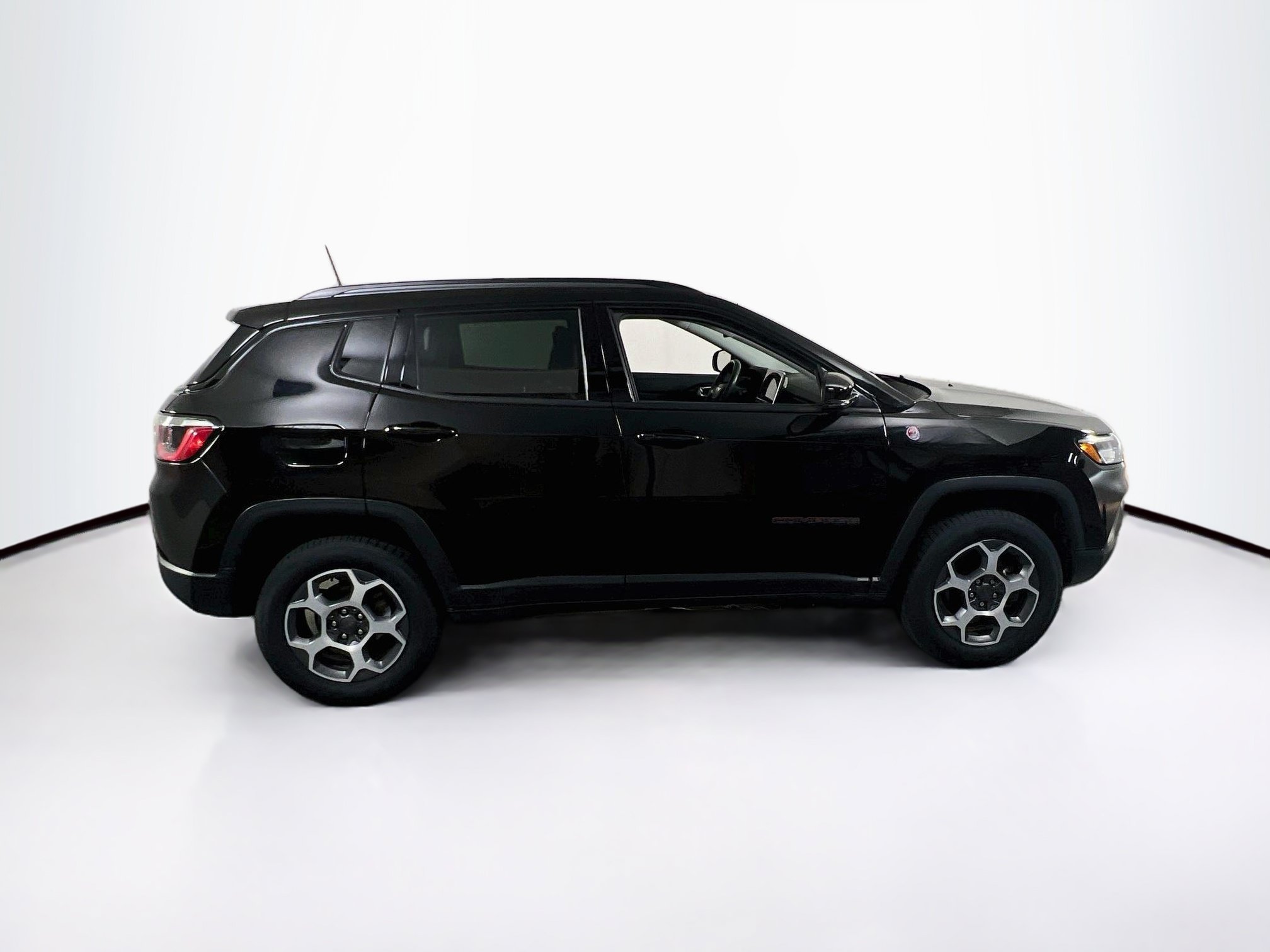 Used 2022 Jeep Compass Trailhawk AWD/4WD image 4