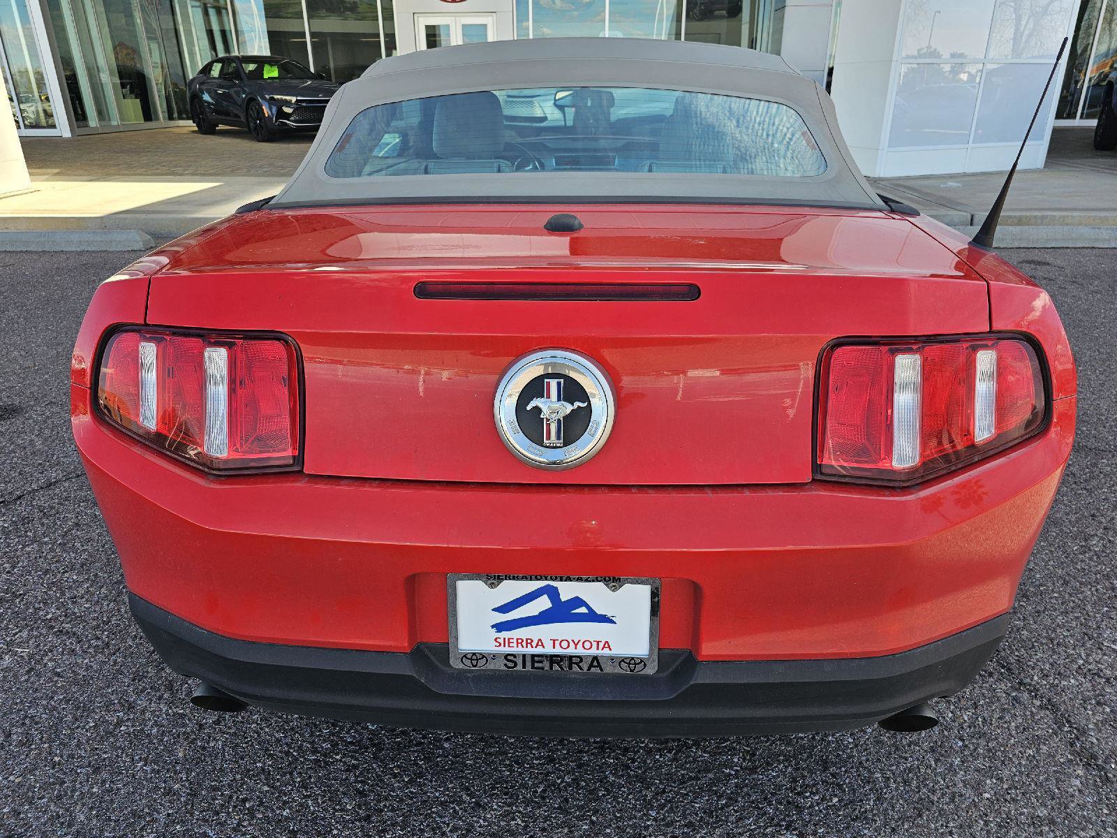 Used 2011 Ford Mustang Premium w/ Comfort Pkg image 4
