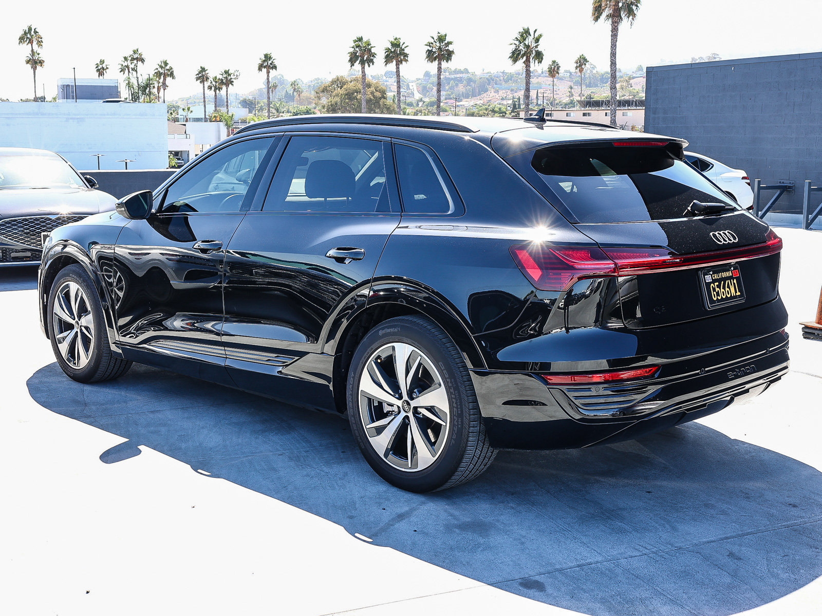 Used 2024 Audi Q8 e-tron Premium AWD/4WD image 6
