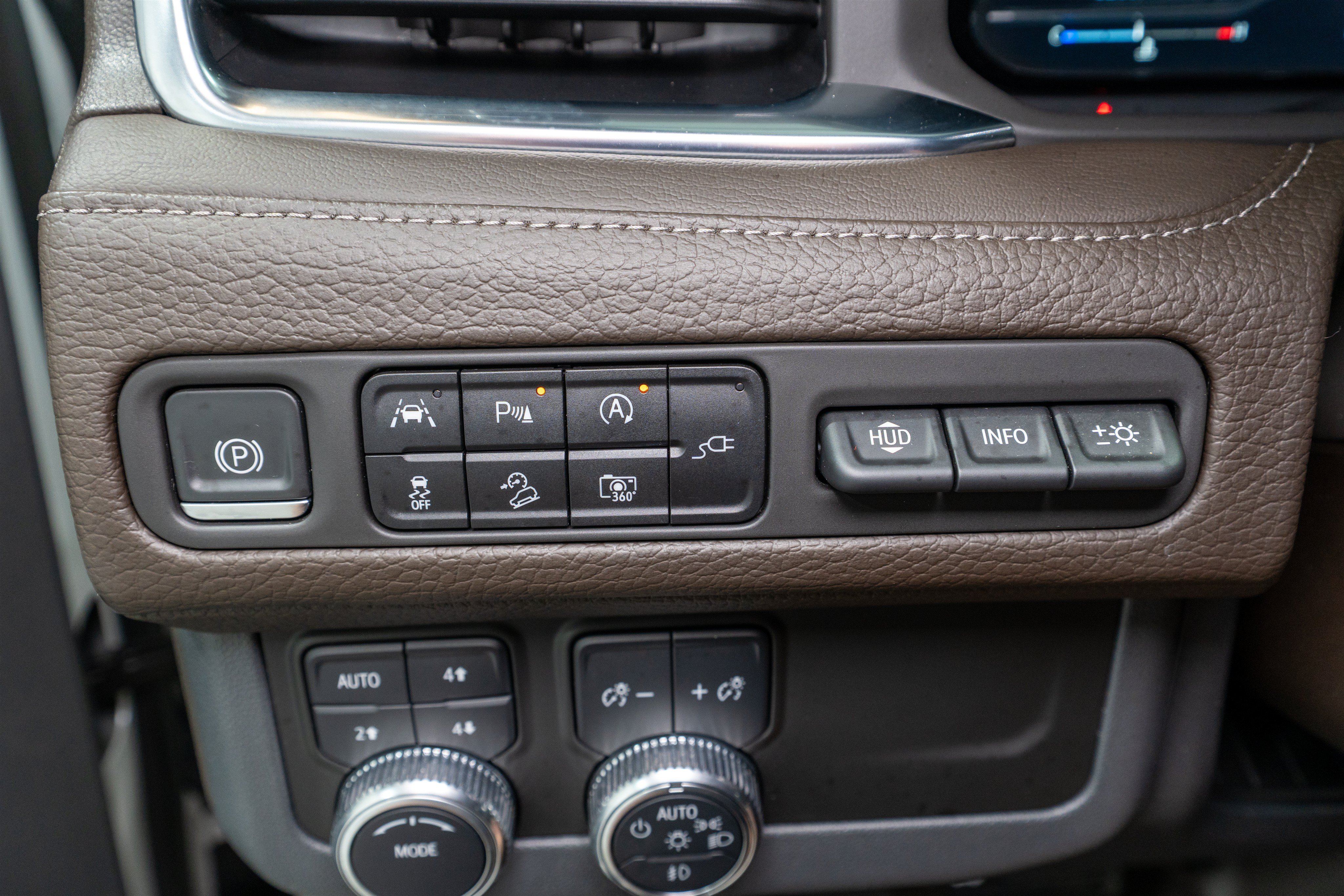 Used 2022 GMC Yukon Denali AWD/4WD image 31