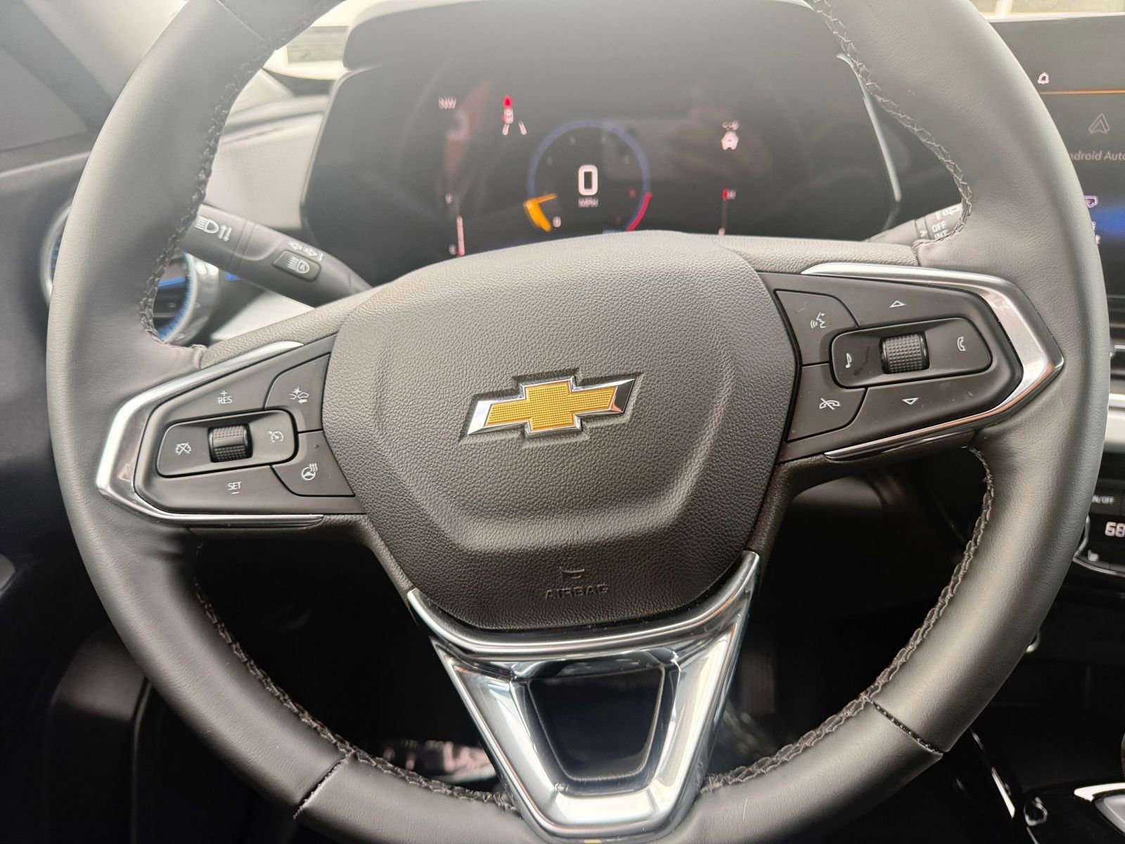 Used 2025 Chevrolet Trax LT w/ LT Convenience Package image 27