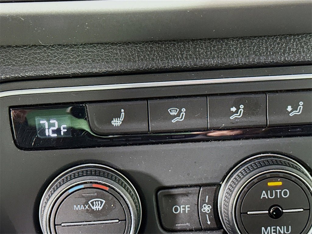 Used 2021 Volkswagen Atlas Cross Sport SE image 20