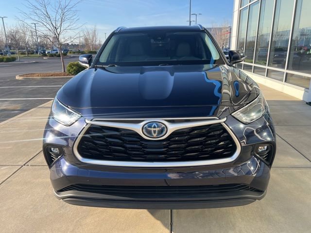 Used 2021 Toyota Highlander XLE AWD/4WD image 12