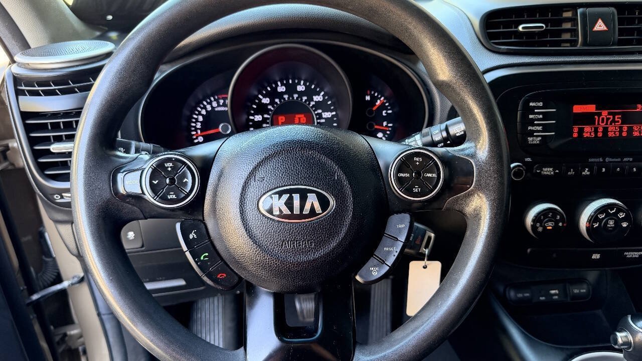 Used 2015 Kia Soul FWD image 18