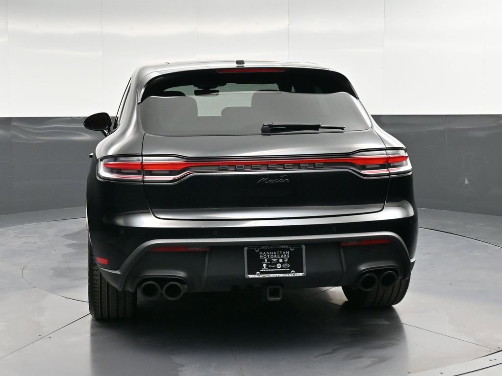 Certified 2024 Porsche Macan image 7