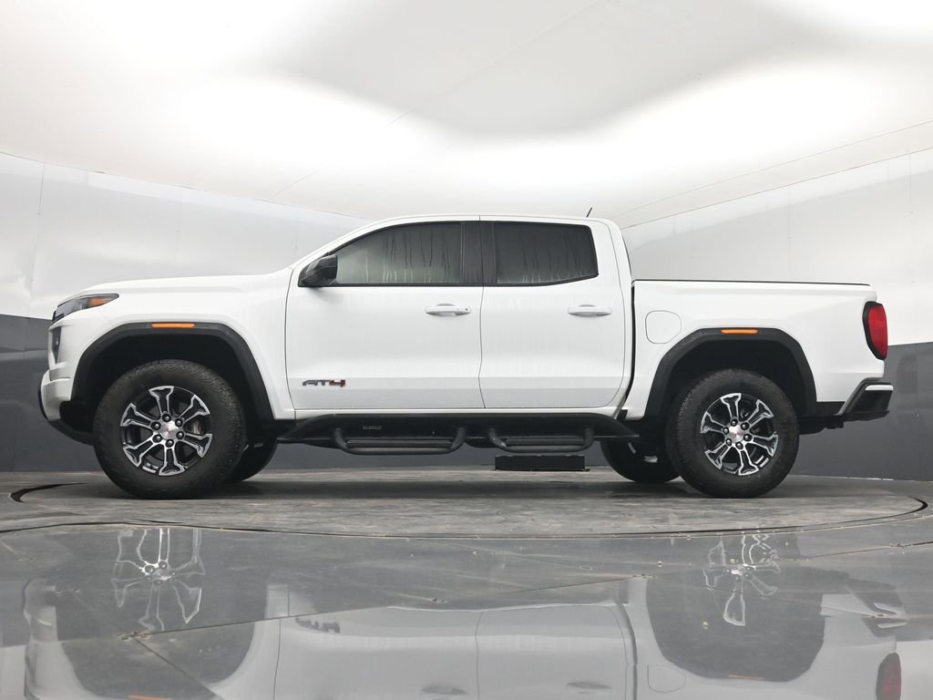 Used 2025 GMC Canyon AT4 w/ Technology Plus Package AWD/4WD image 15