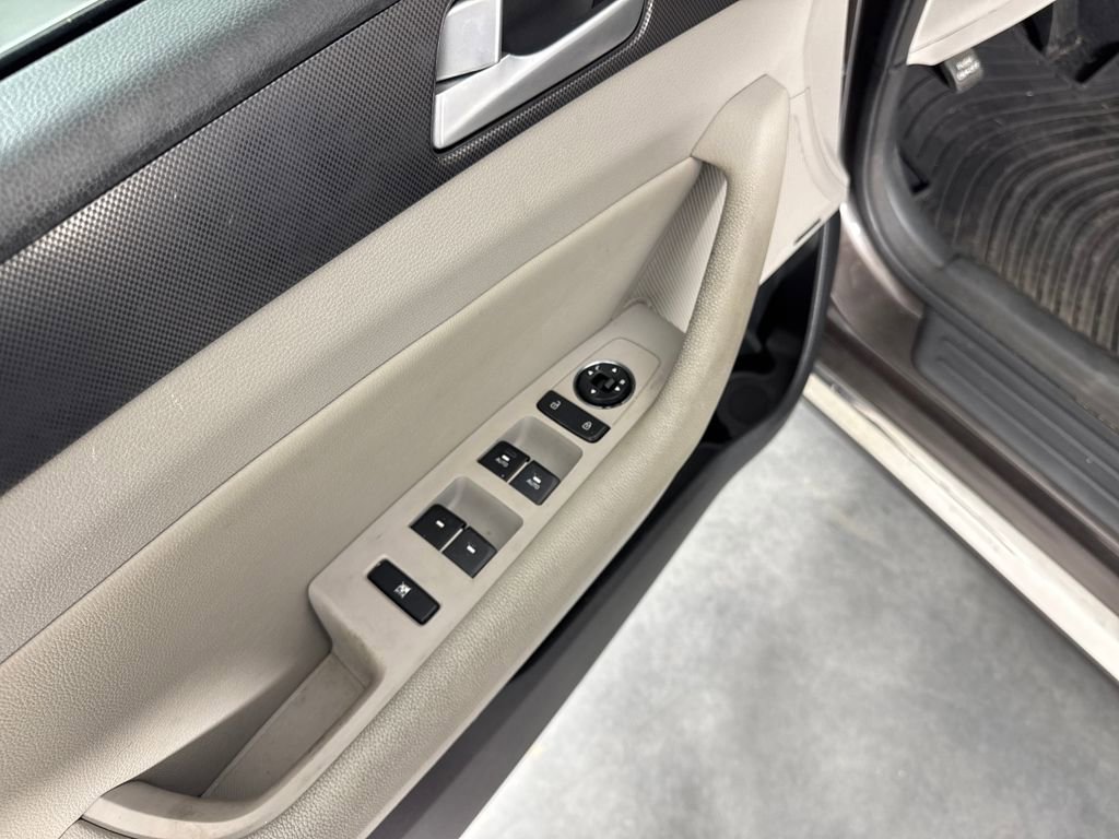 Used 2015 Hyundai Sonata Sport w/ Option Group 04 image 11