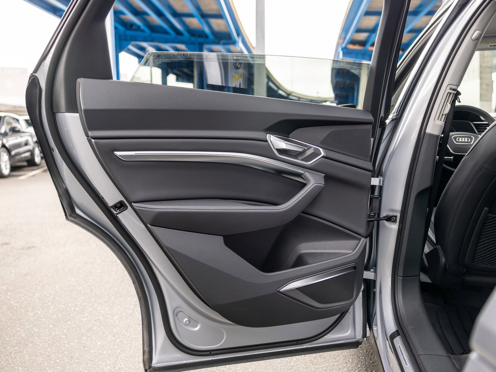 Used 2023 Audi e-tron Premium Plus AWD/4WD image 44