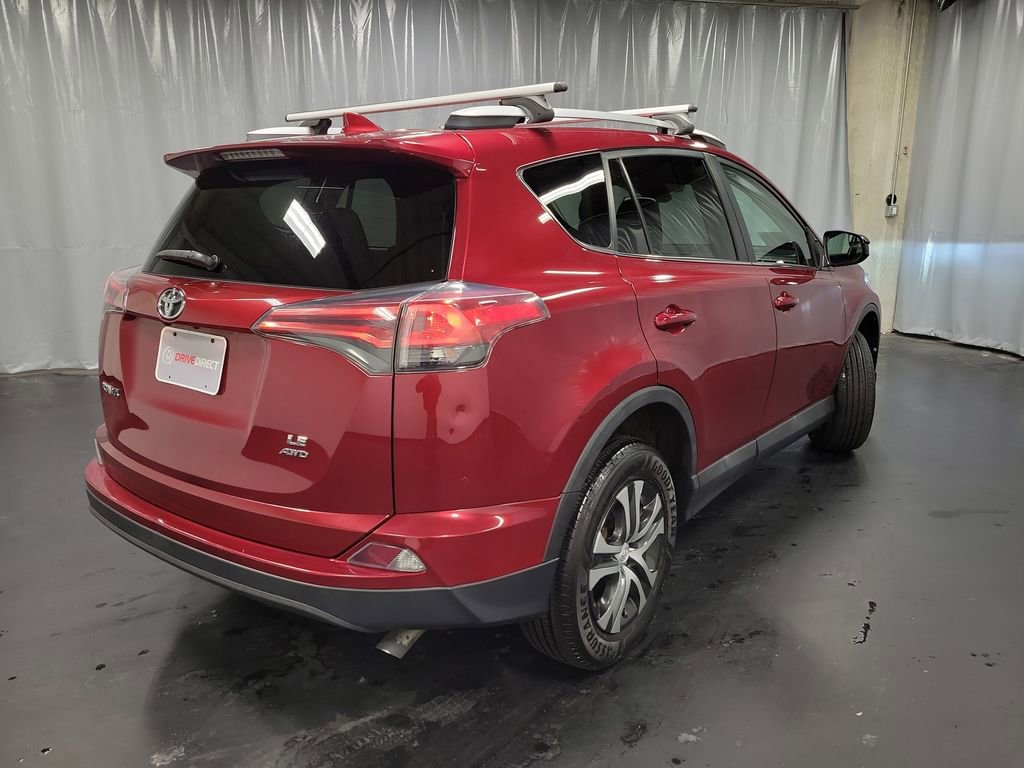 Used 2018 Toyota RAV4 LE image 8