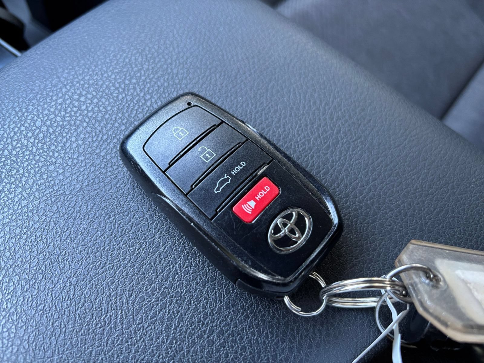 Used 2025 Toyota Camry LE FWD image 32