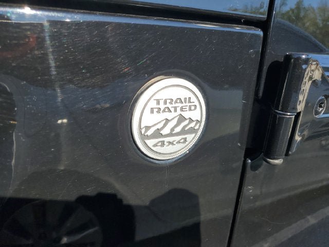 Used 2023 Jeep Gladiator Overland AWD/4WD image 4