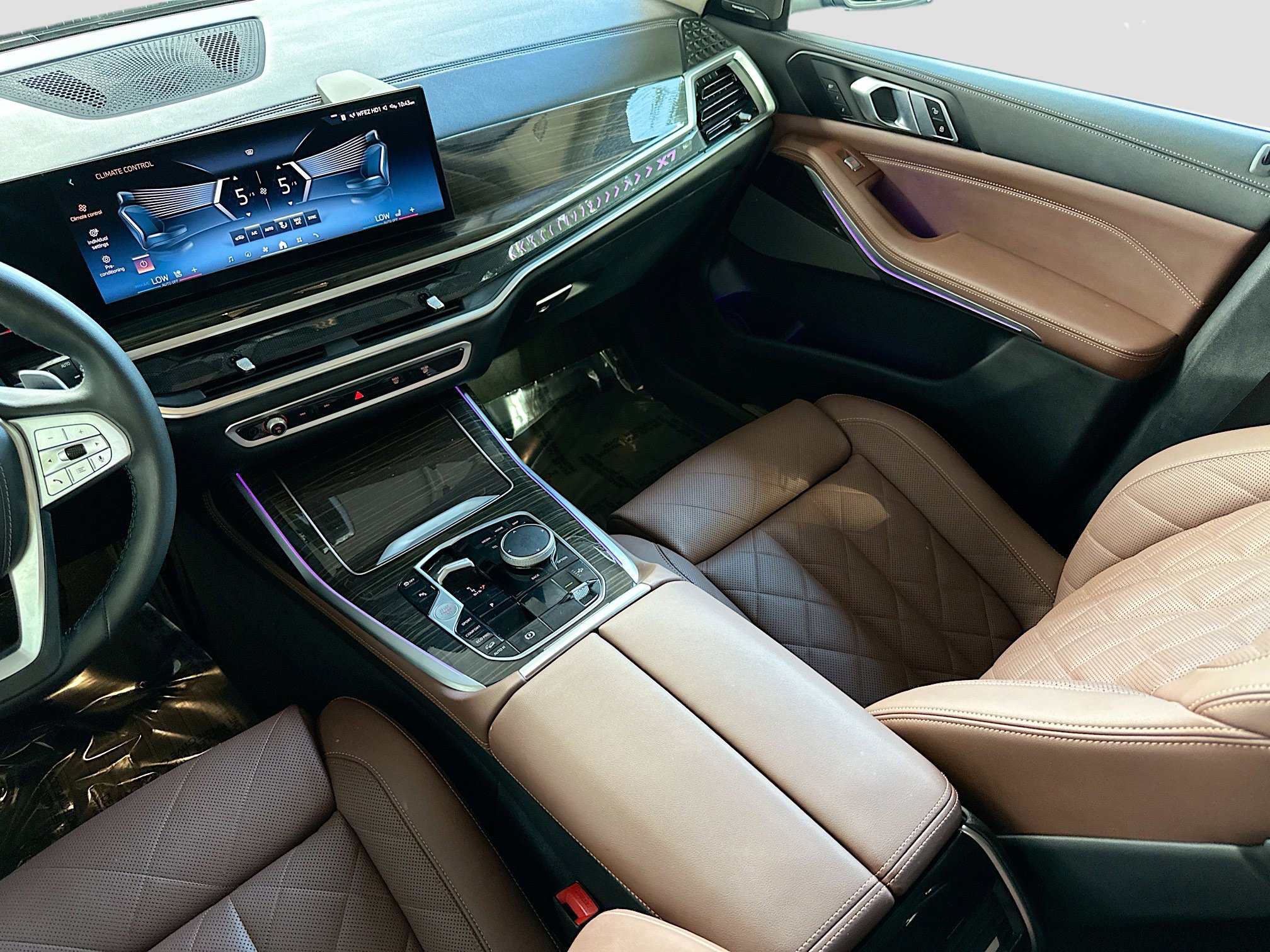 Certified 2024 BMW X7 xDrive40i w/ Premium Package image 25