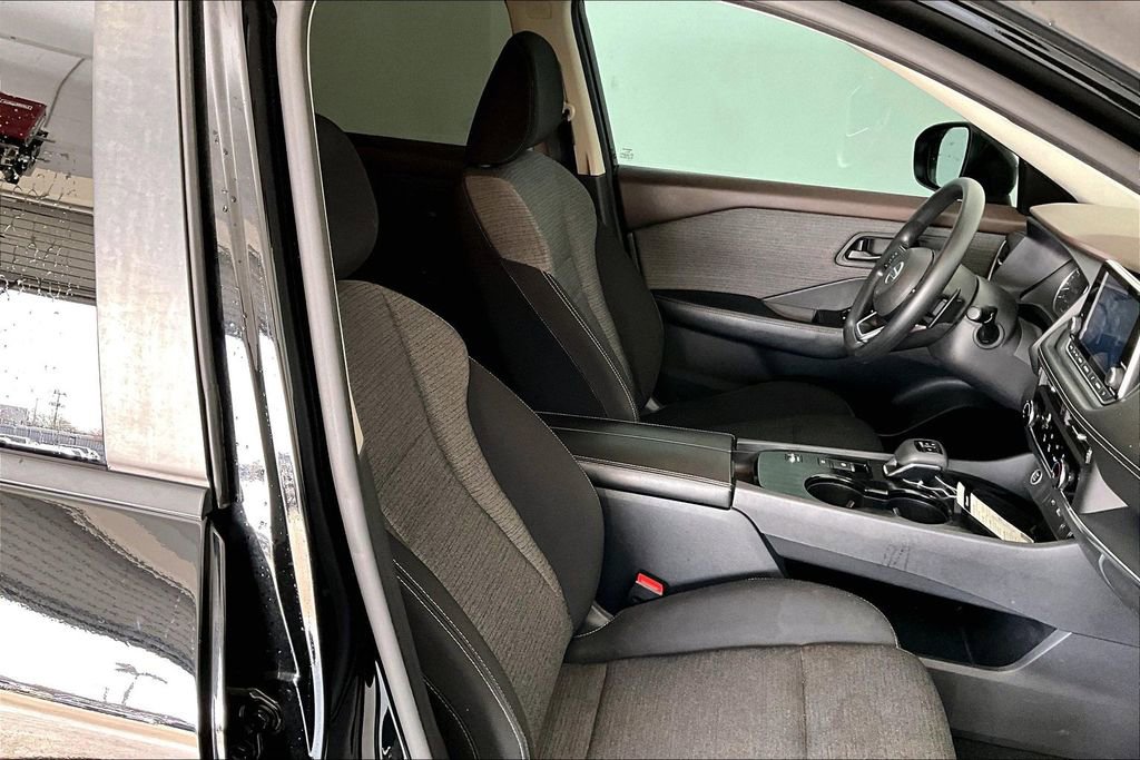 Used 2021 Nissan Rogue S image 10