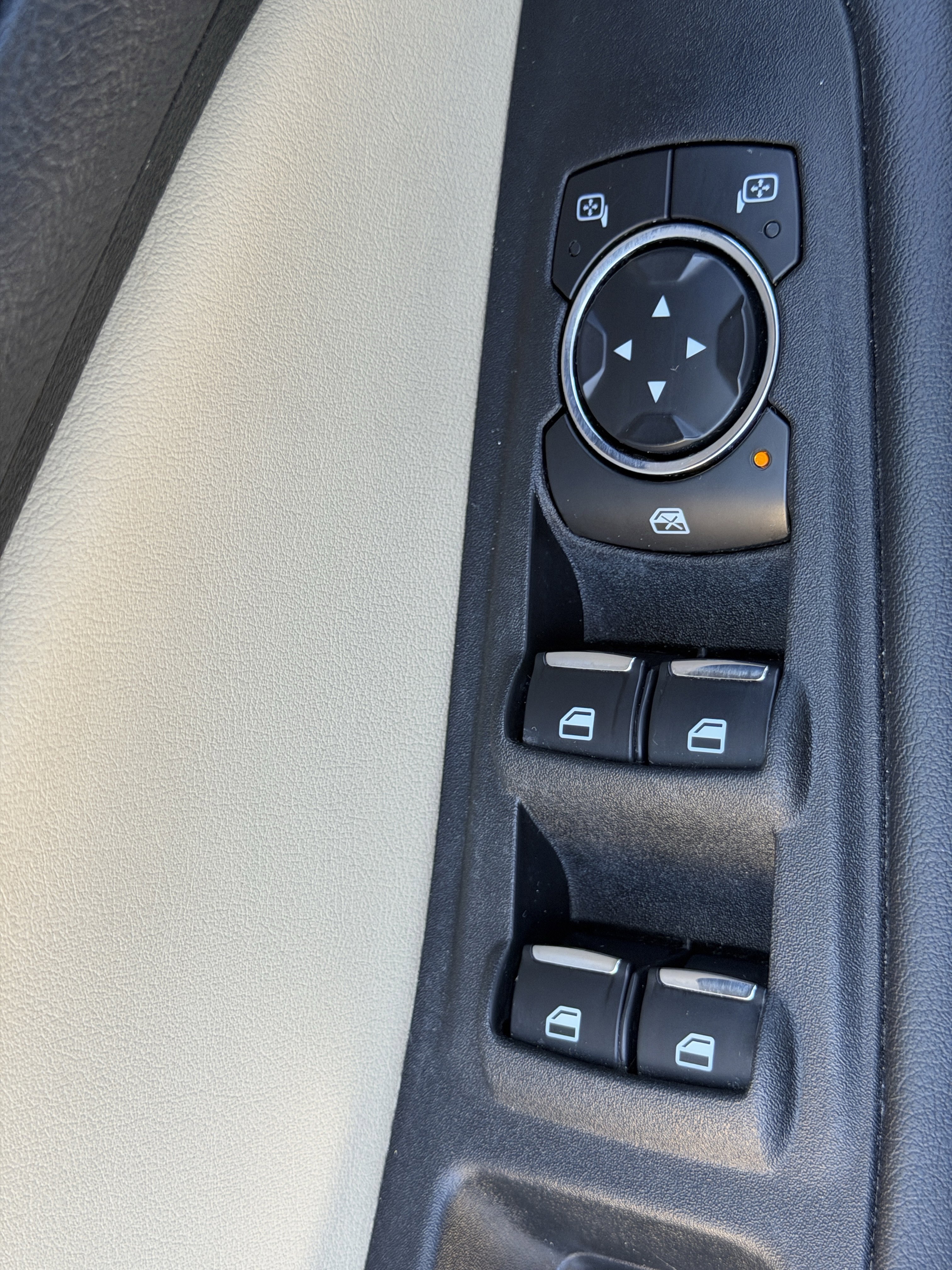 Used 2023 Ford Edge SEL image 17