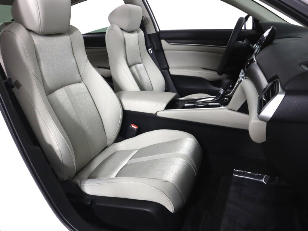 Used 2018 Honda Accord EX image 40