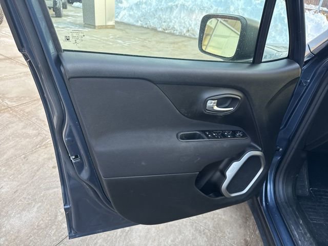 Used 2021 Jeep Renegade Latitude image 23