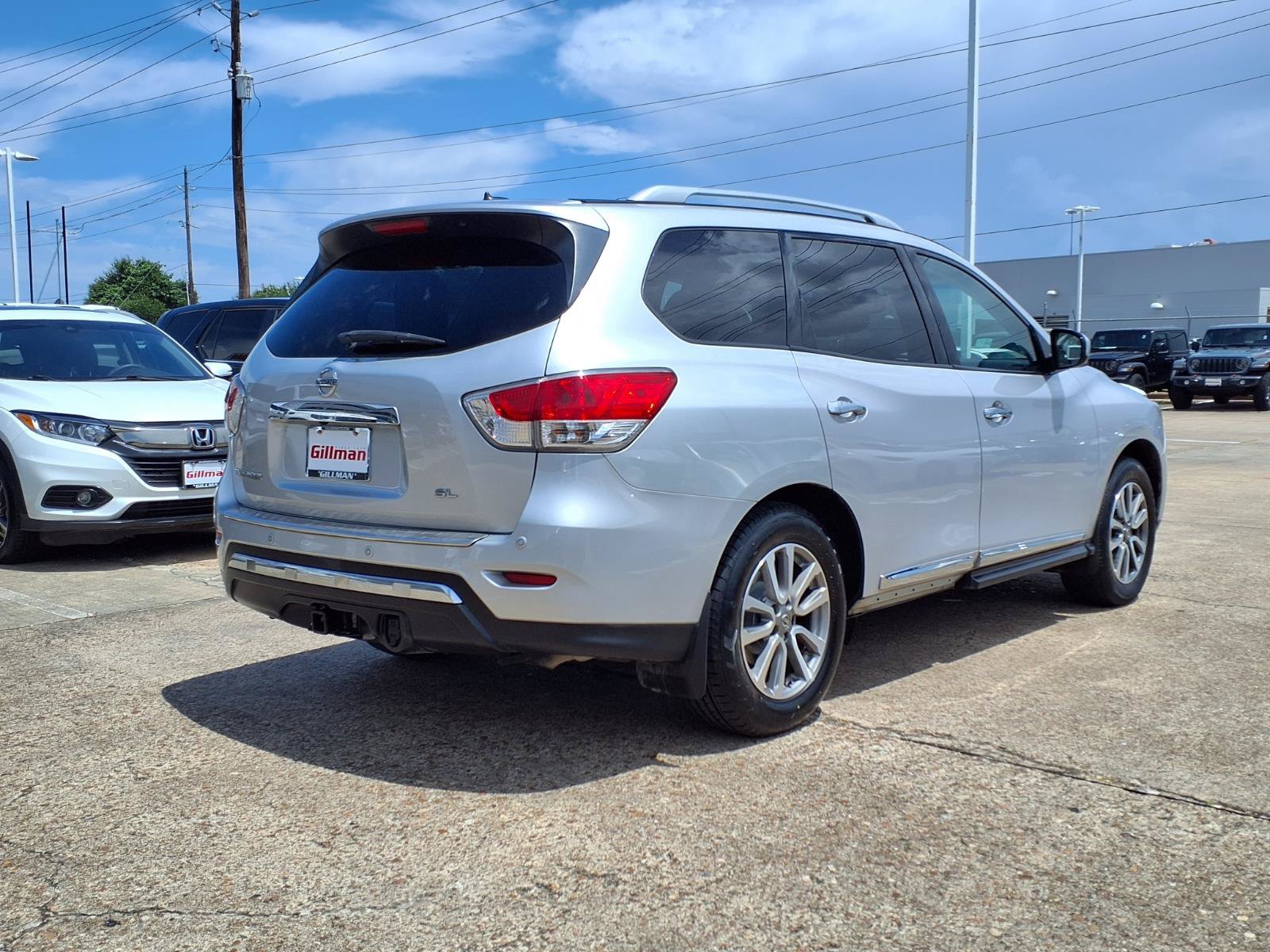 Used 2015 Nissan Pathfinder SL w/ SL Premium Package FWD image 9