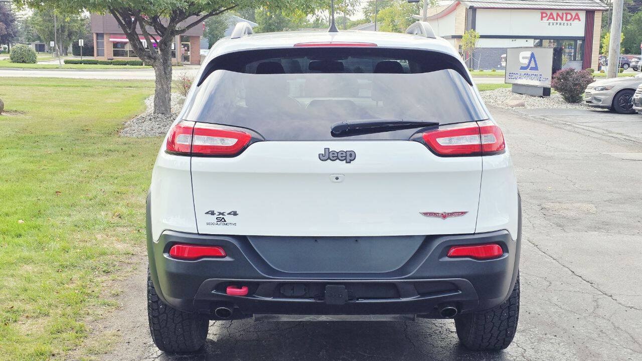 Used 2018 Jeep Cherokee Trailhawk AWD/4WD image 5