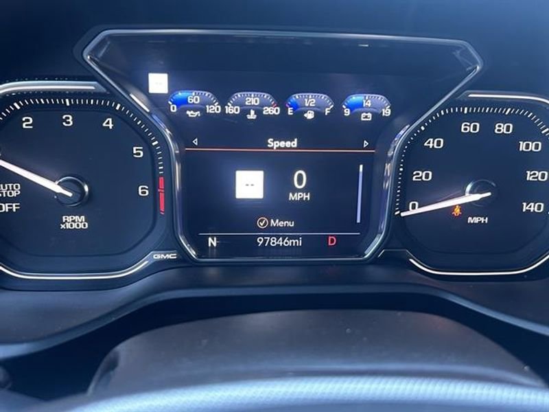 Used 2021 GMC Yukon XL Denali w/ Denali Premium Package image 24