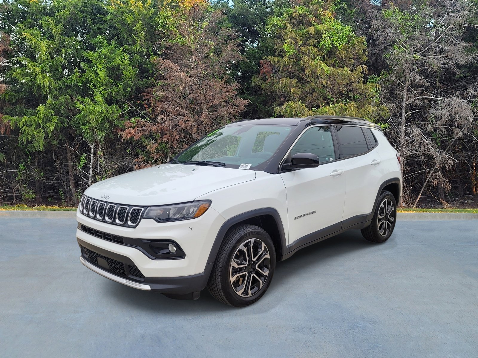 Used 2024 Jeep Compass Limited AWD/4WD image 1