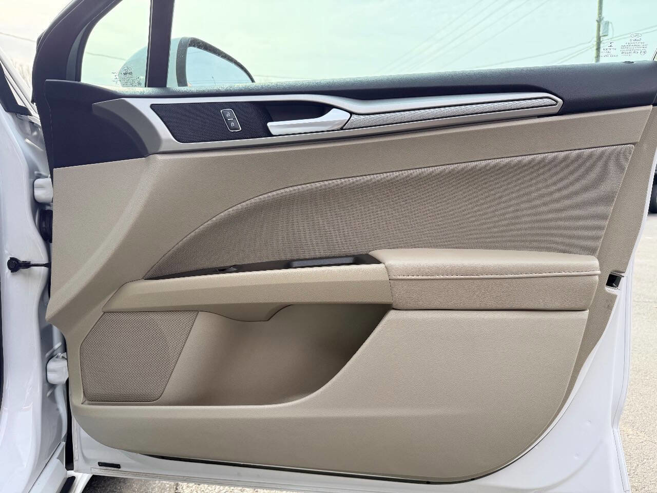 Used 2020 Ford Fusion SE image 34