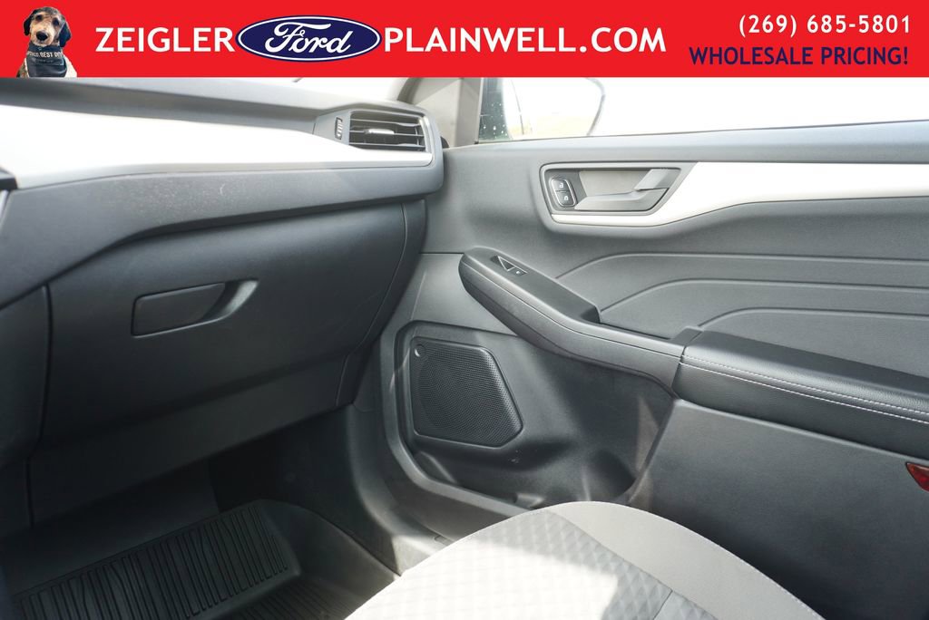 Used 2022 Ford Escape SE w/ Cold Weather Package image 33