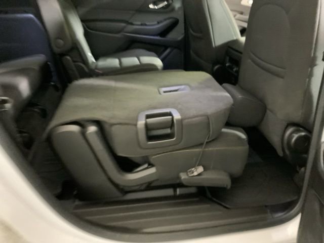 Used 2020 Chevrolet Traverse LT FWD image 30
