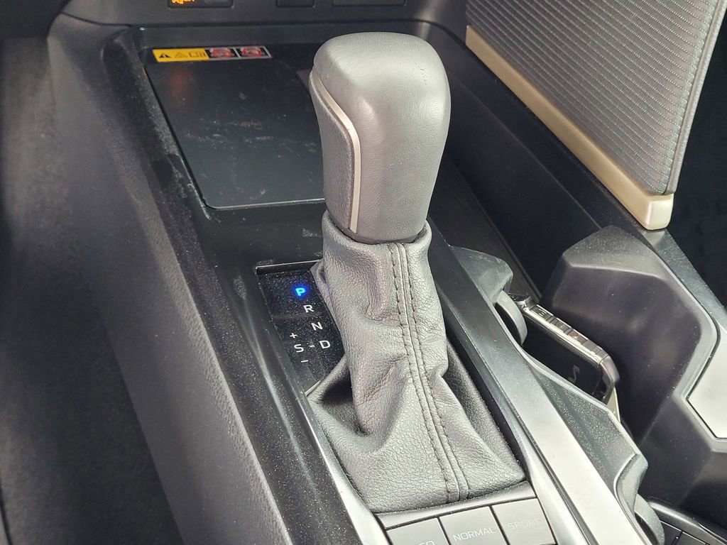 Used 2026 Toyota Camry SE FWD image 21