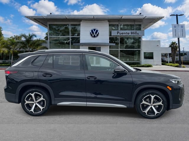 New 2026 Volkswagen Tiguan SE FWD image 3
