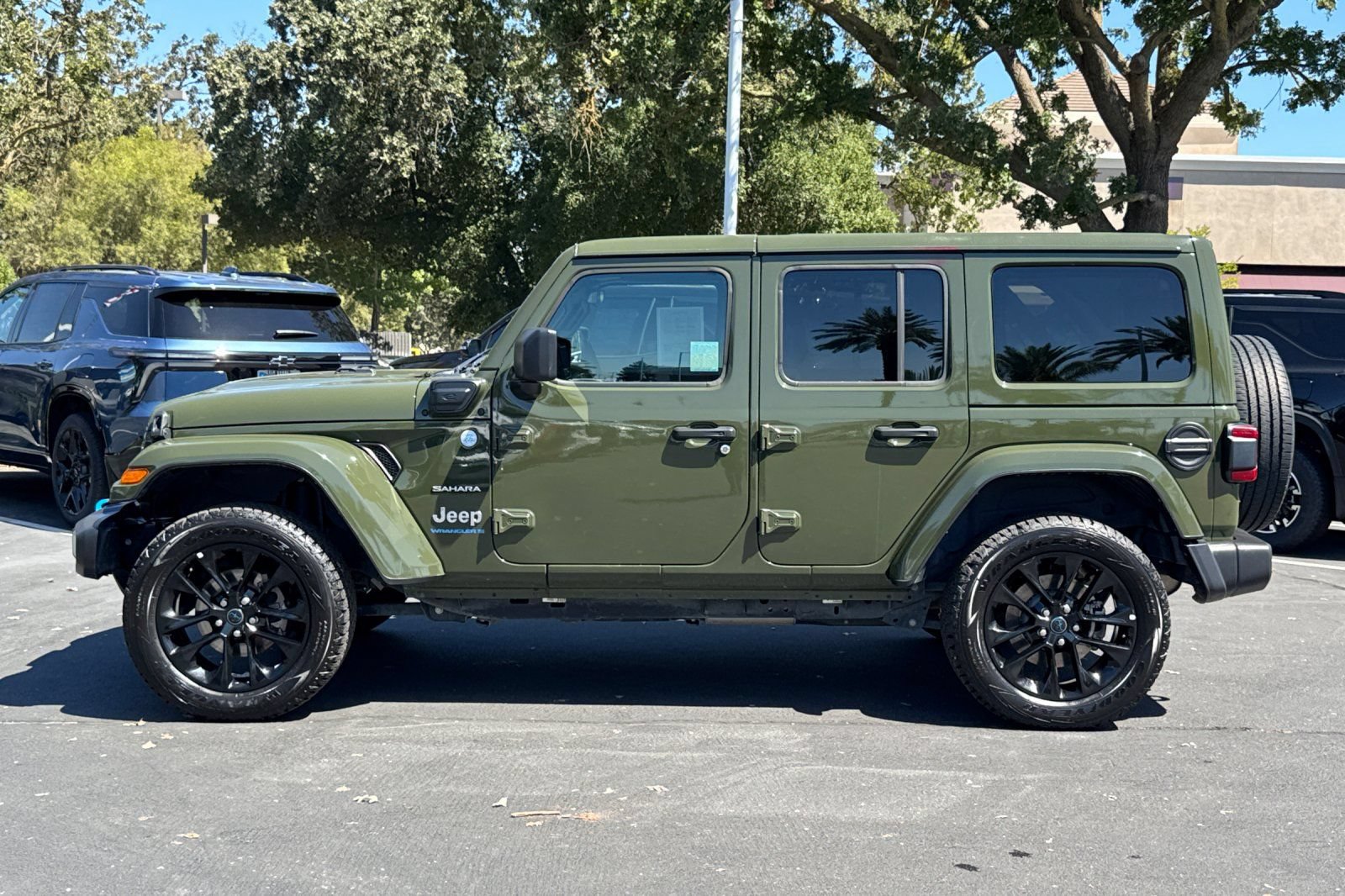 Used 2024 Jeep Wrangler Unlimited Sahara AWD/4WD image 6