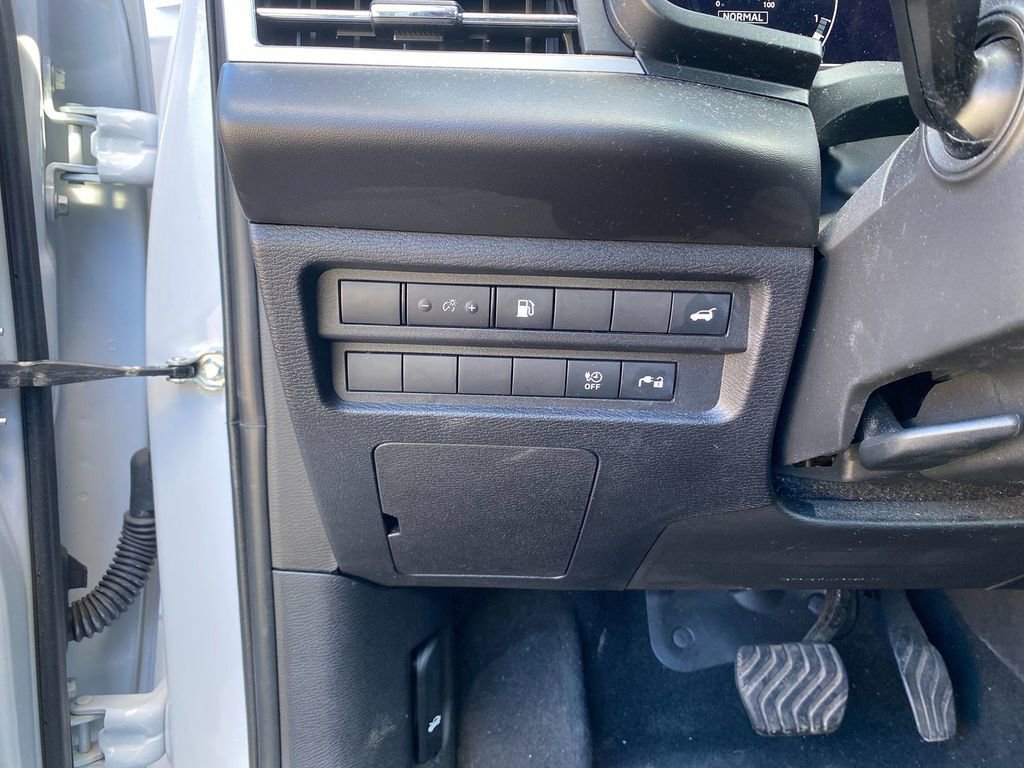 Used 2023 Mitsubishi Outlander SE image 14