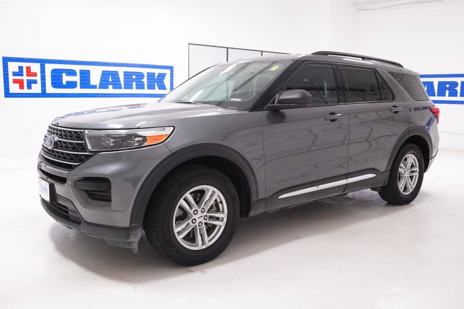 Used 2023 Ford Explorer XLT RWD image 38