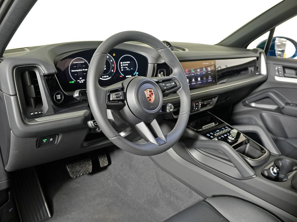 Certified 2026 Porsche Cayenne AWD/4WD image 4