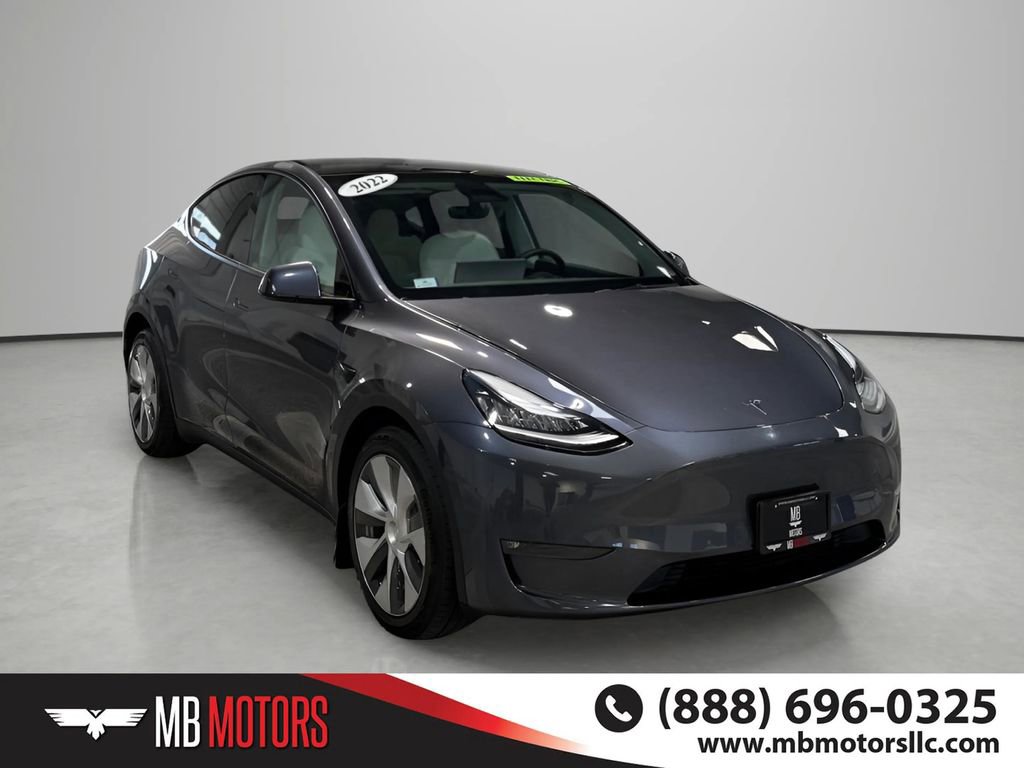 Used 2022 Tesla Model Y Long Range AWD/4WD image 3