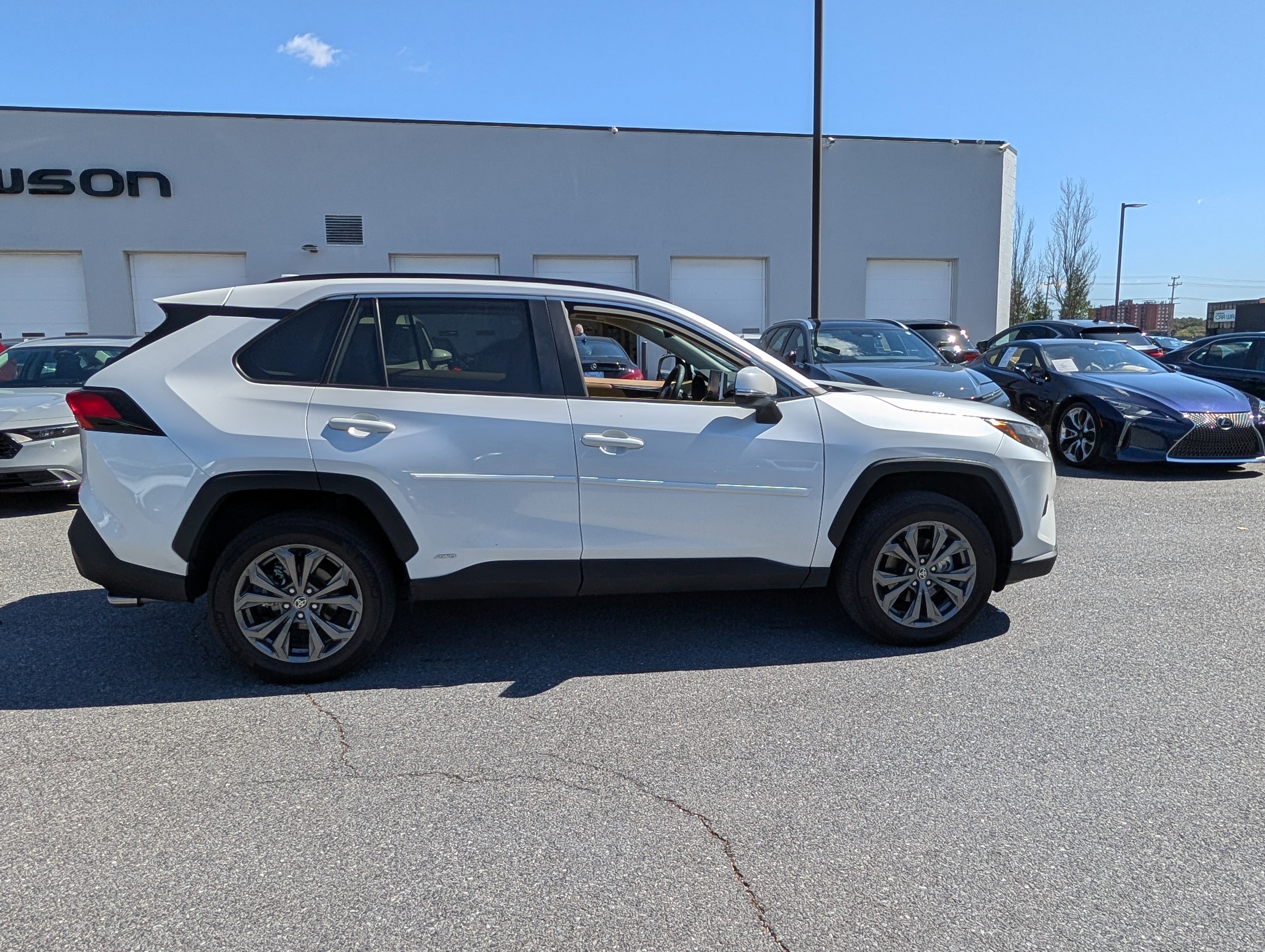 Used 2023 Toyota RAV4 XLE Premium AWD/4WD image 2