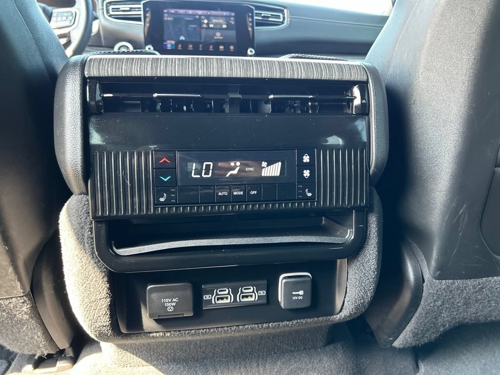 Used 2022 Jeep Wagoneer Series III AWD/4WD image 15